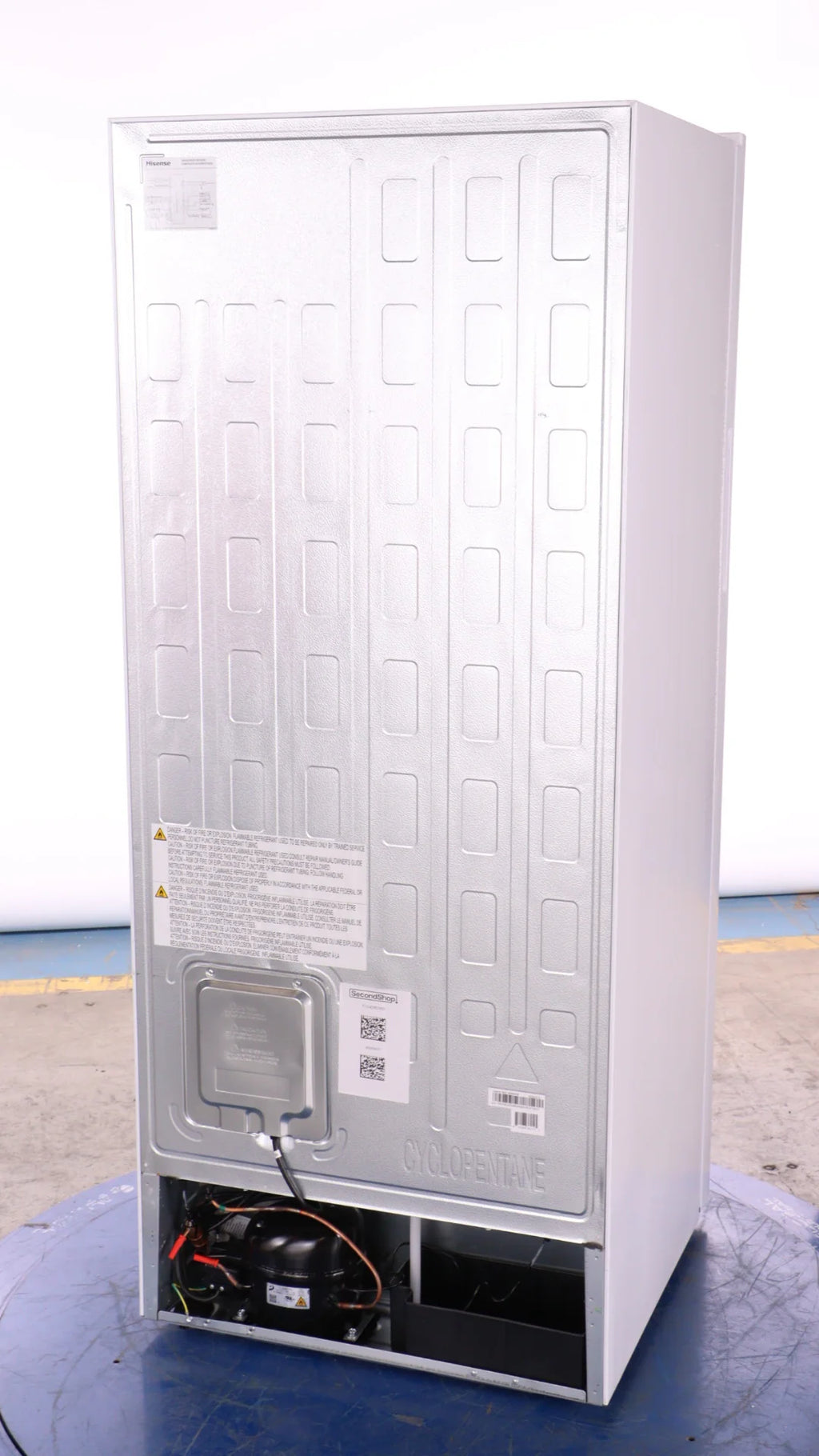 13.5 Cu Ft White Upright Freezer with Reversible Door W55761